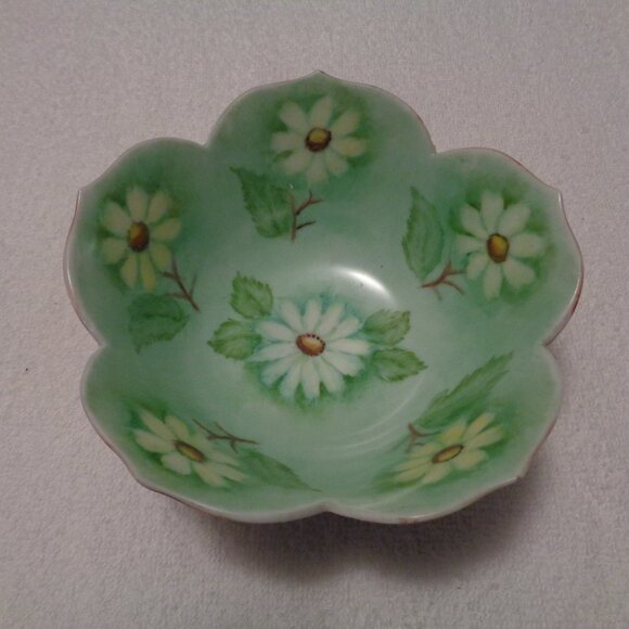 VINTAGE DOGWOOD MINT & BURGANDY CHINESE BOWL - Picture 1 of 6